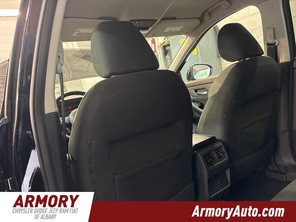 Thumbnail: 2022 Nissan Rogue - 25