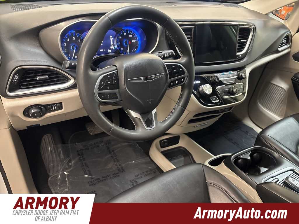 Thumbnail: 2024 Chrysler Pacifica - 10