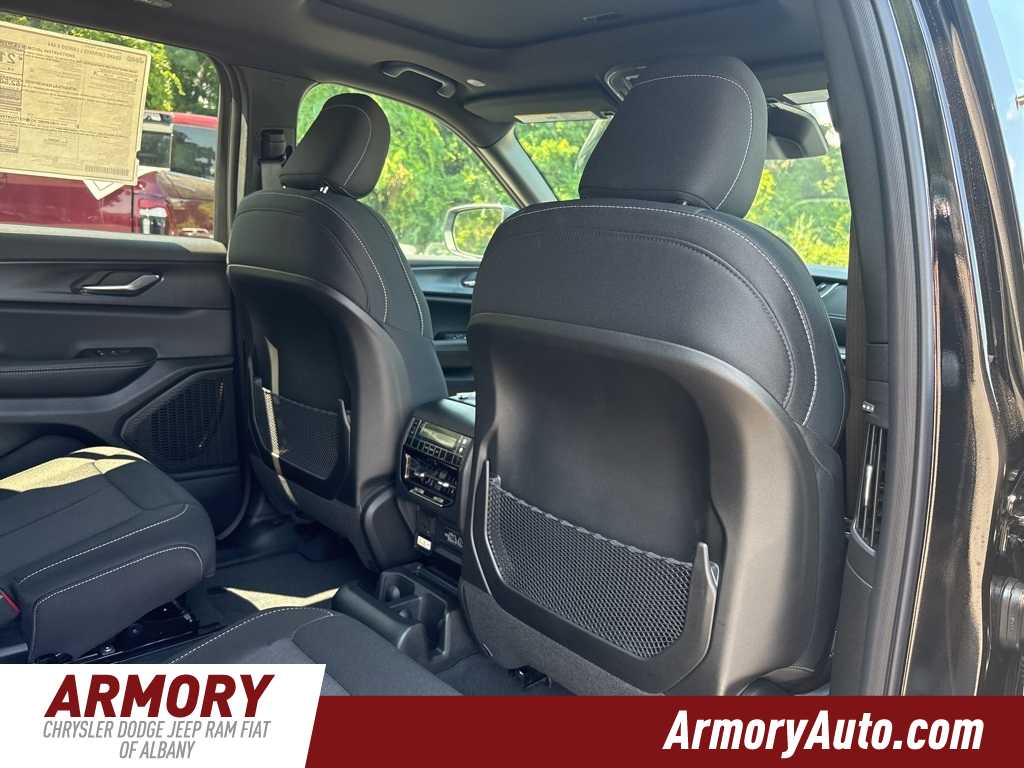 Thumbnail: 2025 Jeep Grand Cherokee L - 31