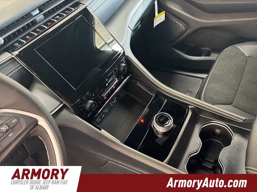 Thumbnail: 2025 Jeep Grand Cherokee - 14