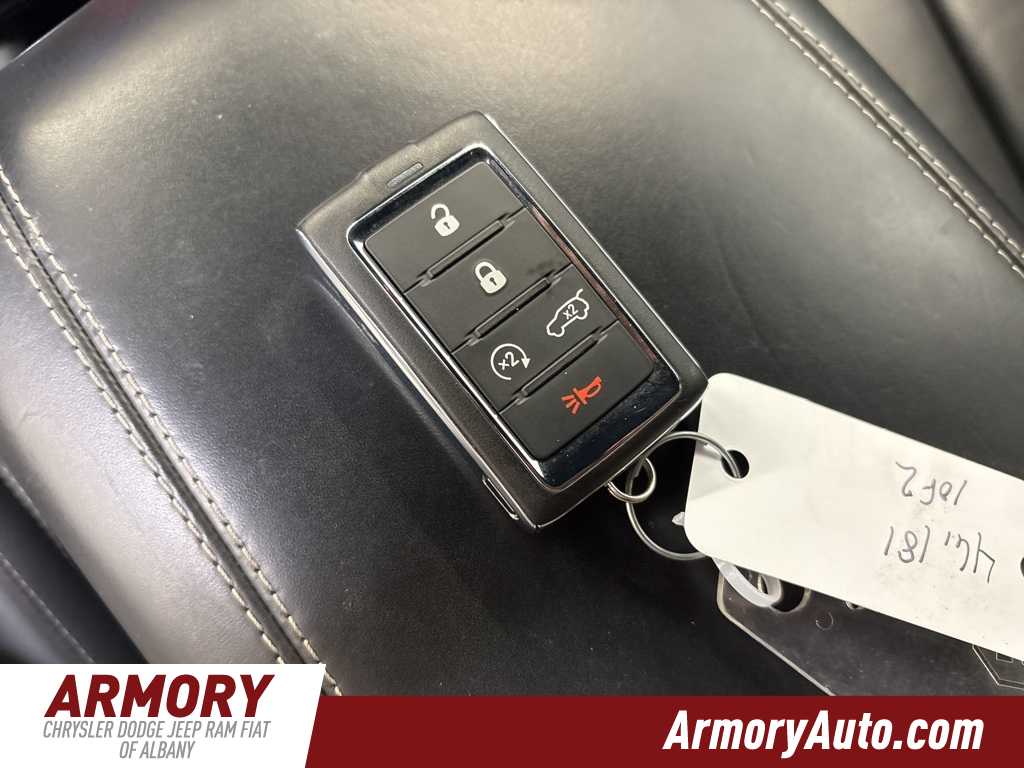 Thumbnail: 2023 Jeep Grand Cherokee - 28