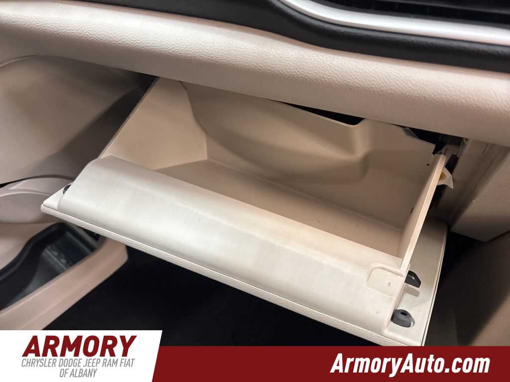 Thumbnail: 2017 Chrysler Pacifica - 41