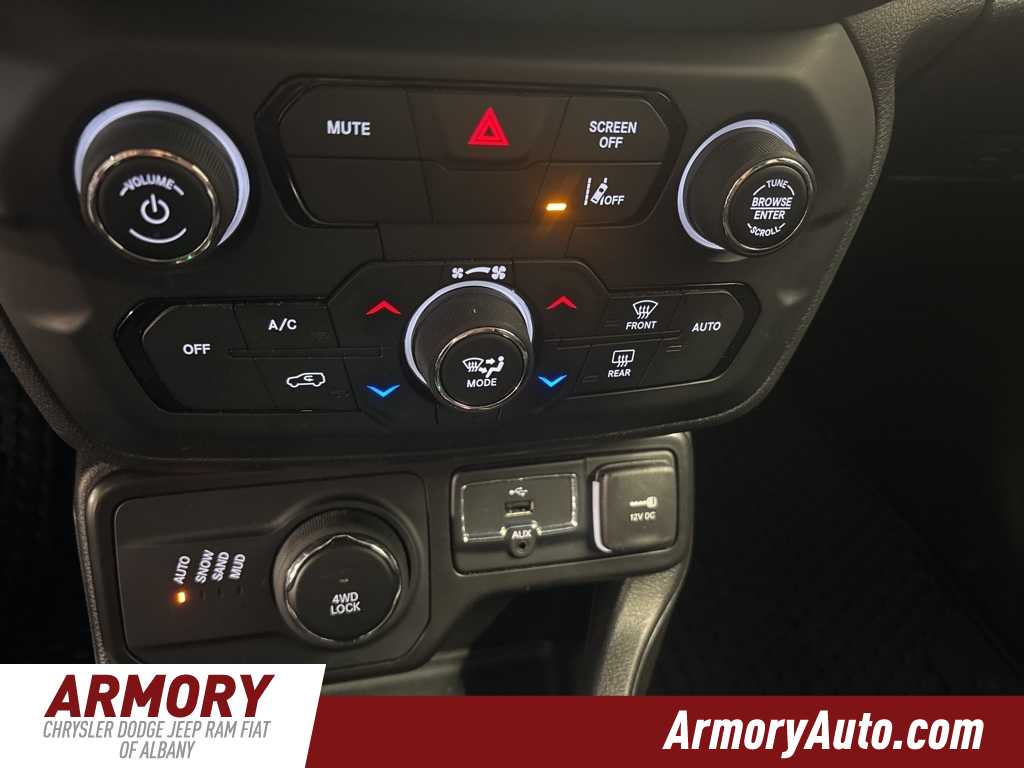 Thumbnail: 2023 Jeep Renegade - 18