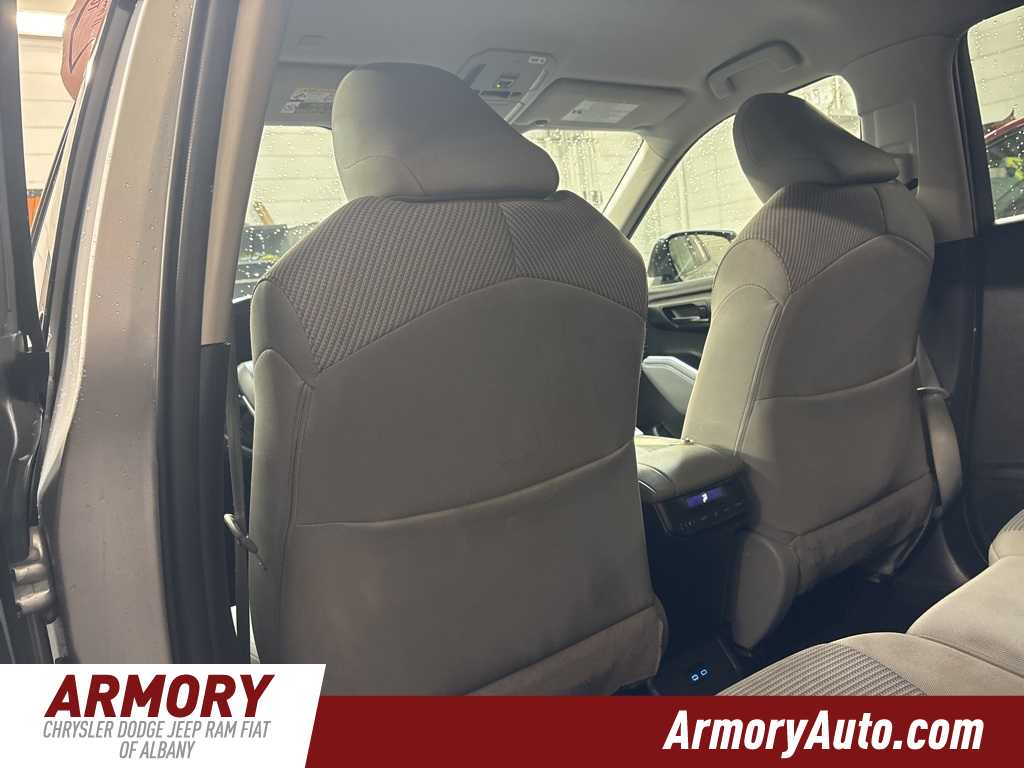 Thumbnail: 2022 Toyota Highlander - 24