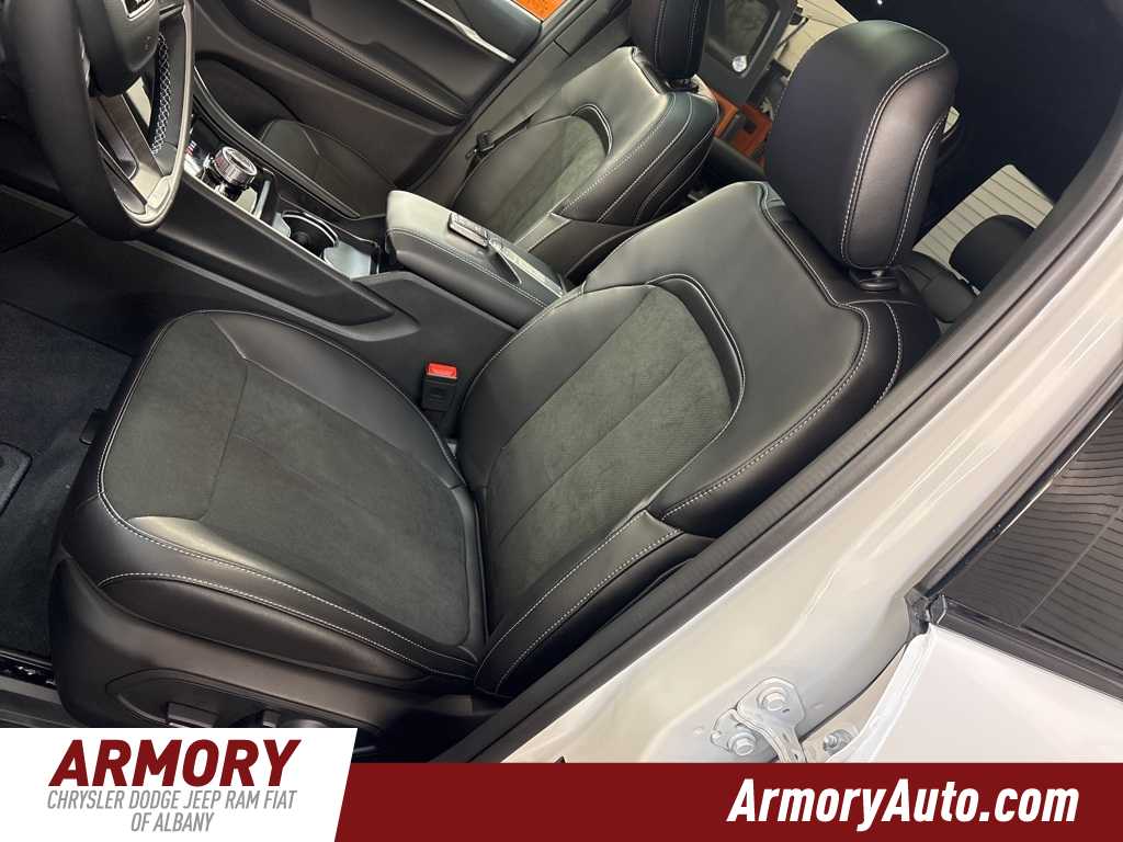 Thumbnail: 2026 Jeep Grand Cherokee - 10