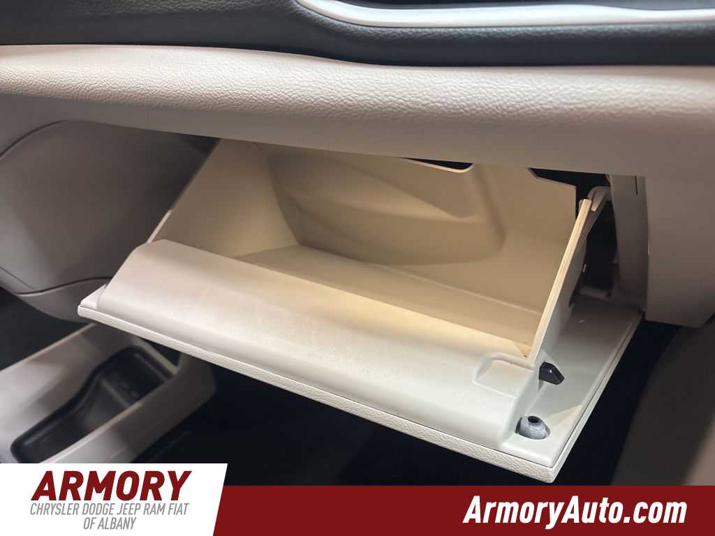 Thumbnail: 2023 Chrysler Pacifica - 41