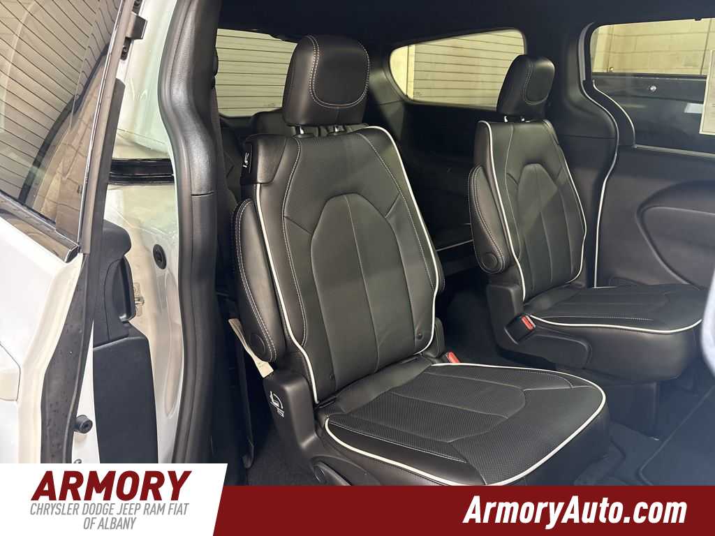 Thumbnail: 2026 Chrysler Pacifica - 36