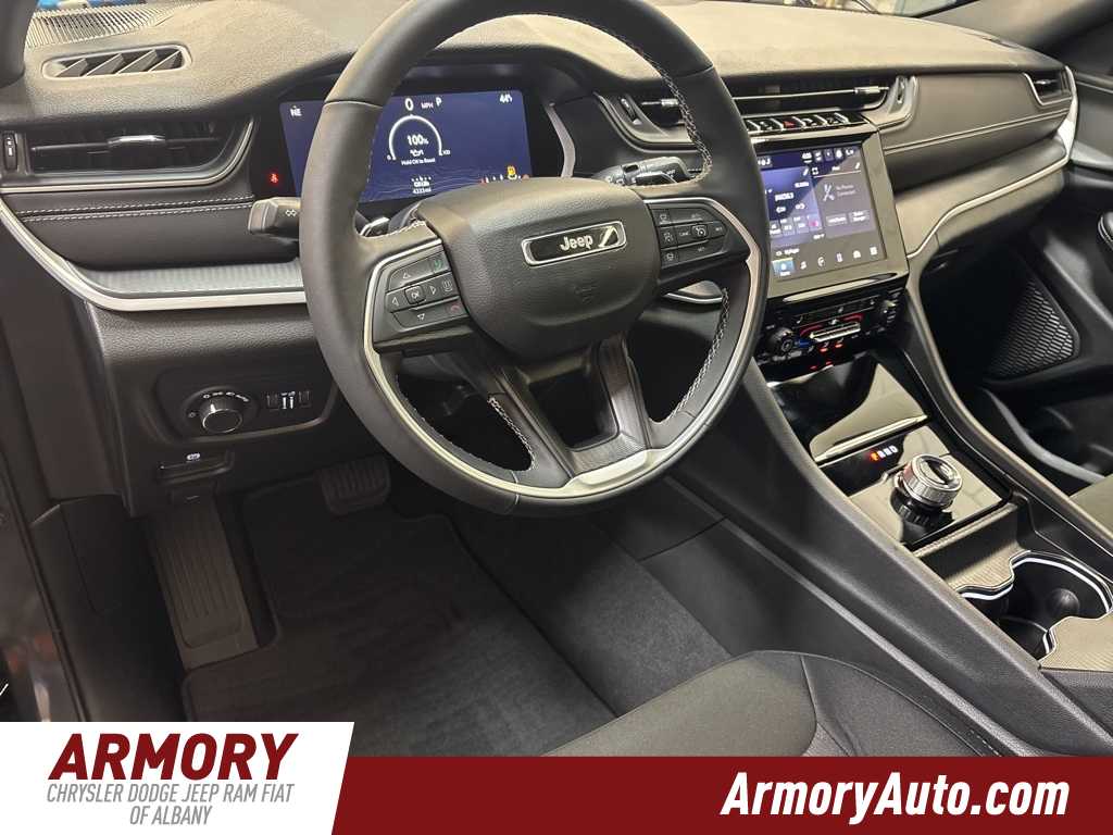 Thumbnail: 2025 Jeep Grand Cherokee - 9