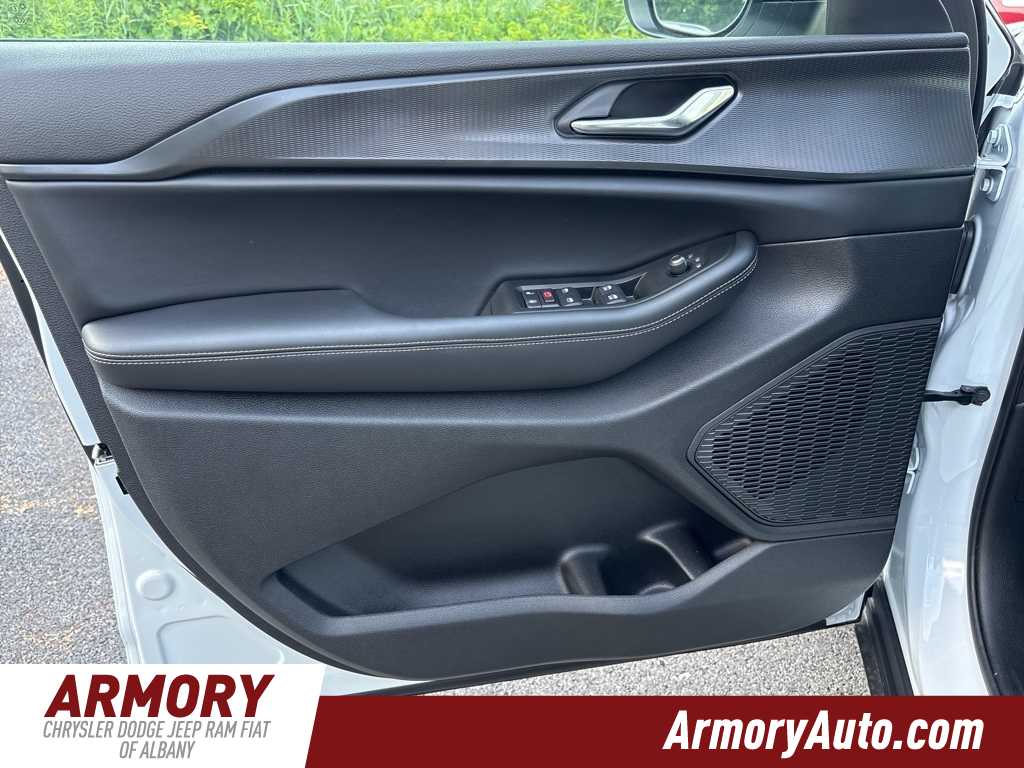 Thumbnail: 2025 Jeep Grand Cherokee L - 7