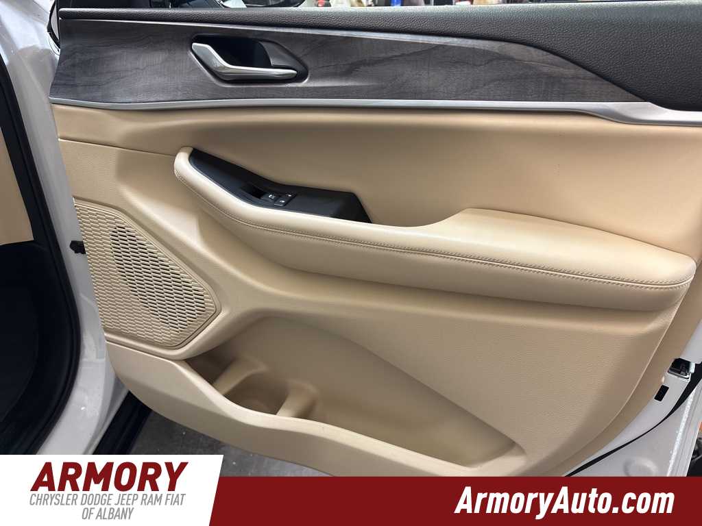 Thumbnail: 2023 Jeep Grand Cherokee - 37