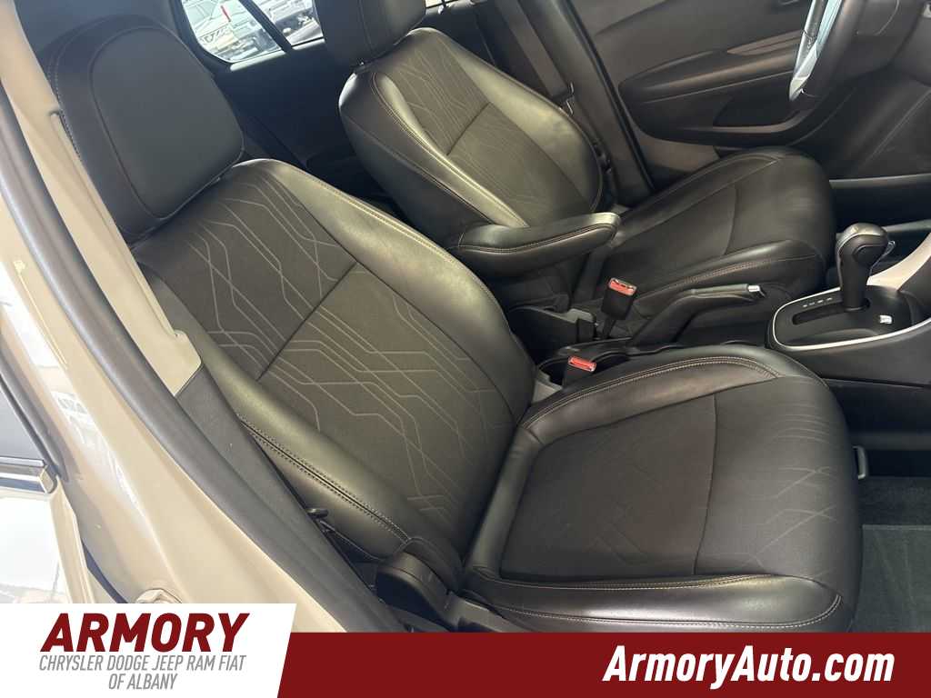 Thumbnail: 2020 Chevrolet Trax - 37