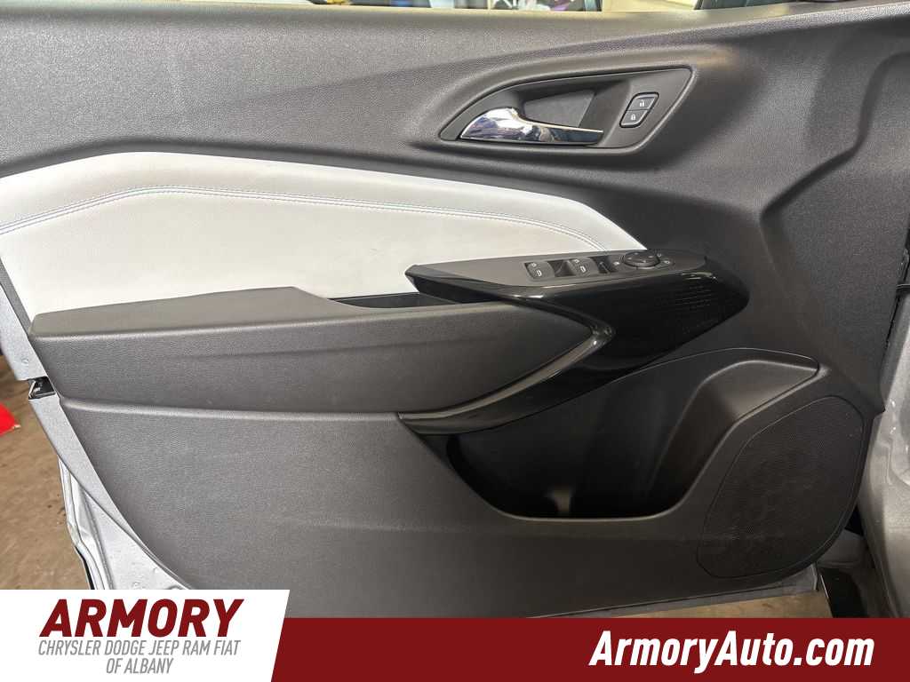 Thumbnail: 2025 Chevrolet Trax - 7