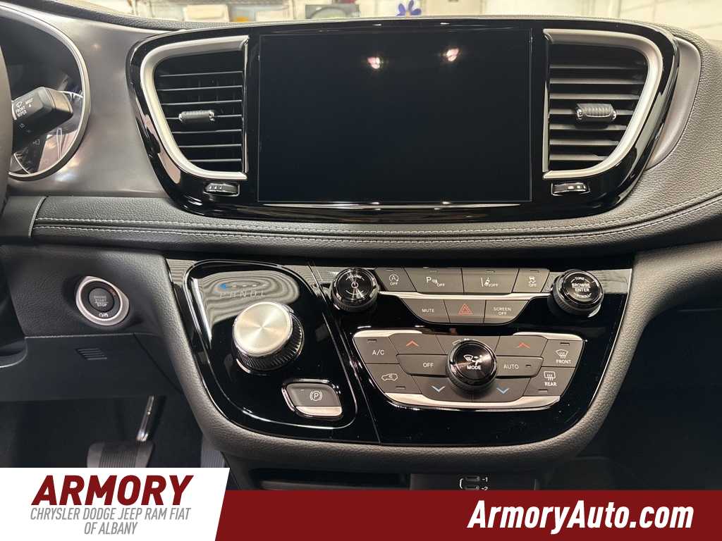 Thumbnail: 2026 Chrysler Pacifica - 16