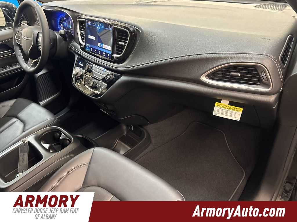 Thumbnail: 2026 Chrysler Pacifica - 43