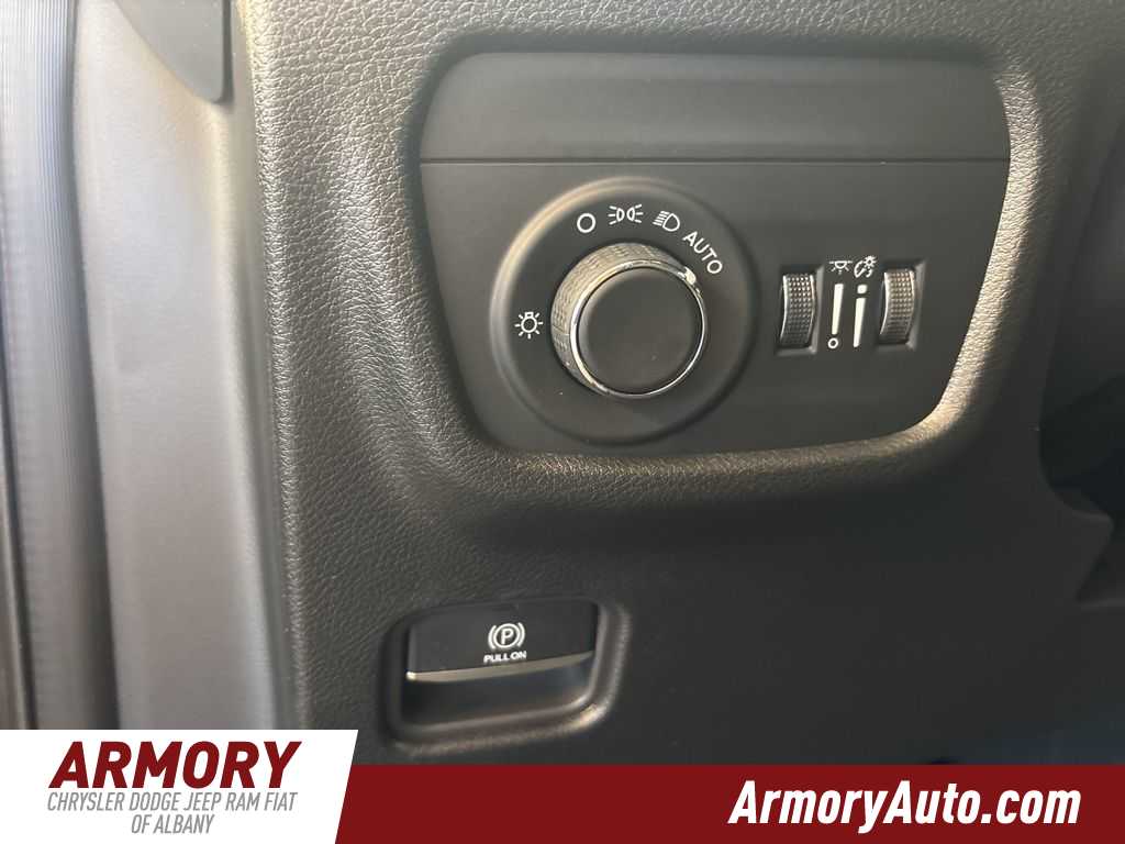 Thumbnail: 2025 Jeep Grand Cherokee L - 10