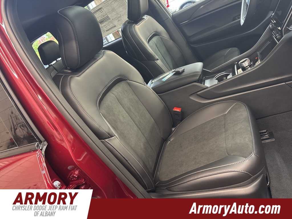 Thumbnail: 2025 Jeep Grand Cherokee - 35