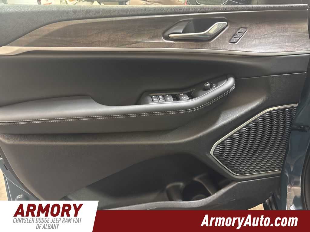 Thumbnail: 2026 Jeep Grand Cherokee - 7