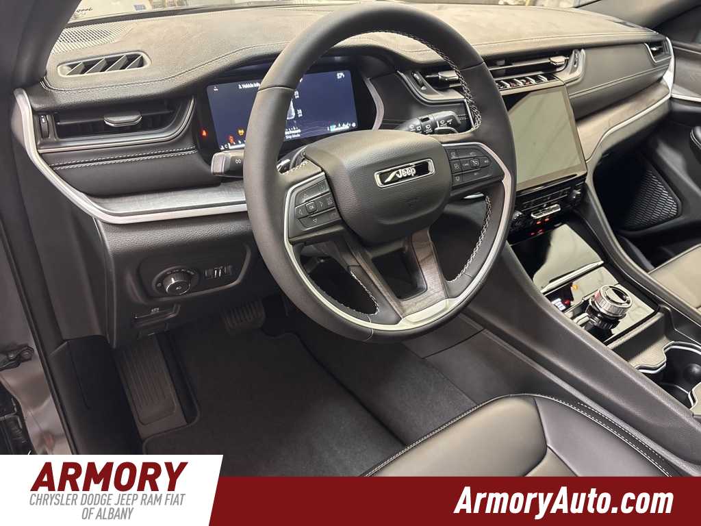 Thumbnail: 2025 Jeep Grand Cherokee - 10