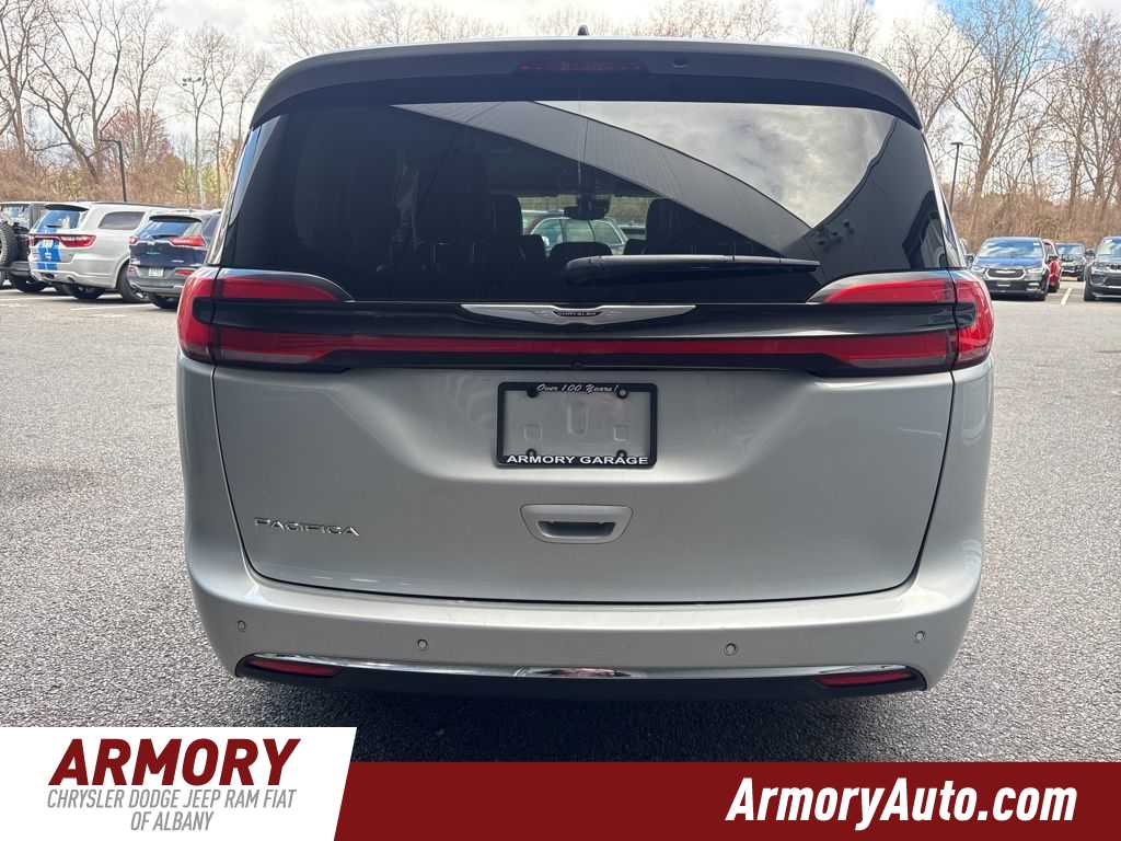 Thumbnail: 2024 Chrysler Pacifica - 5