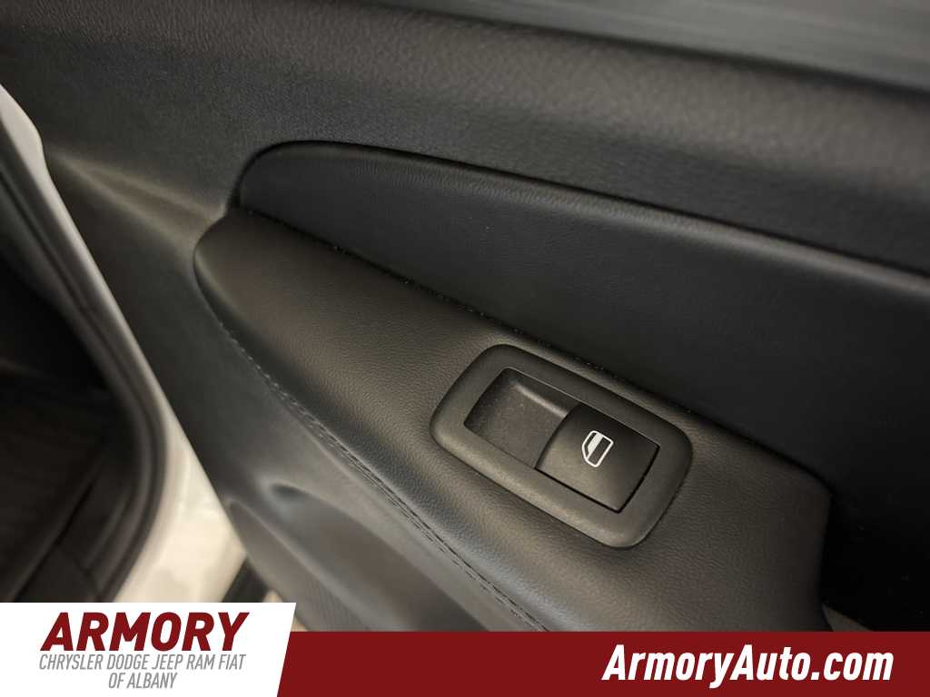 Thumbnail: 2019 Jeep Grand Cherokee - 30