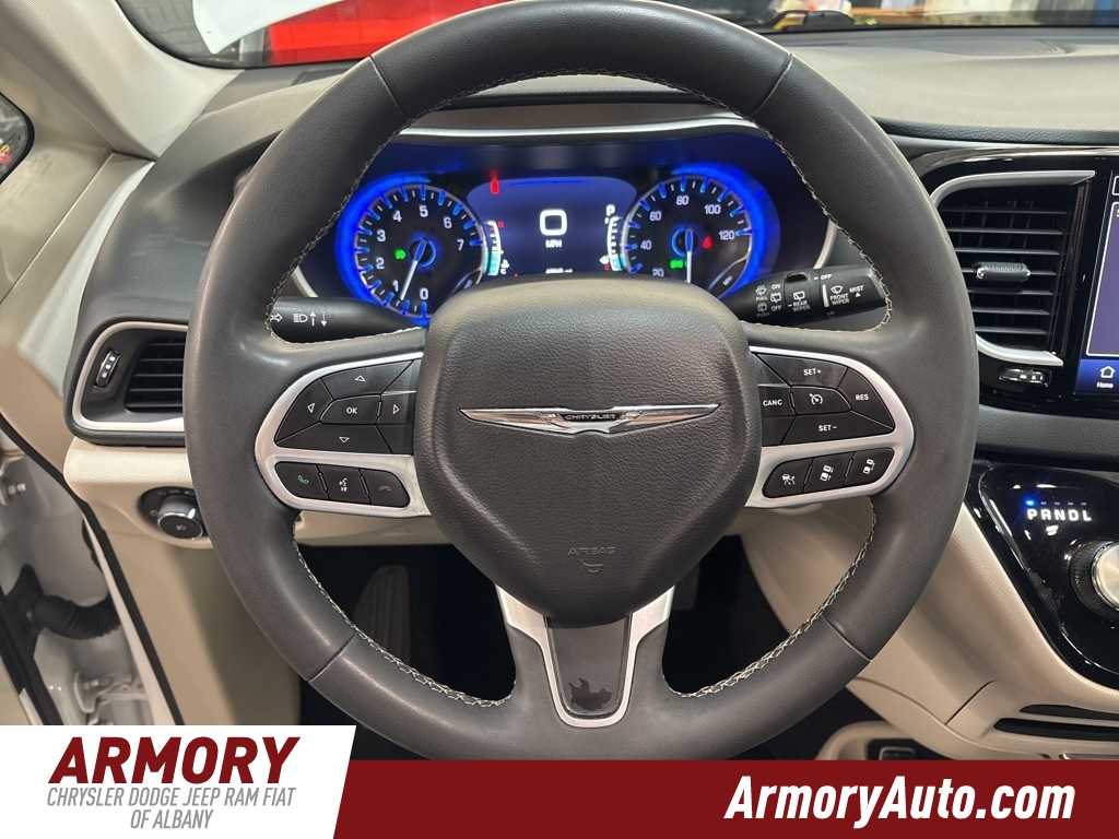 2023 Chrysler Pacifica Touring L 14