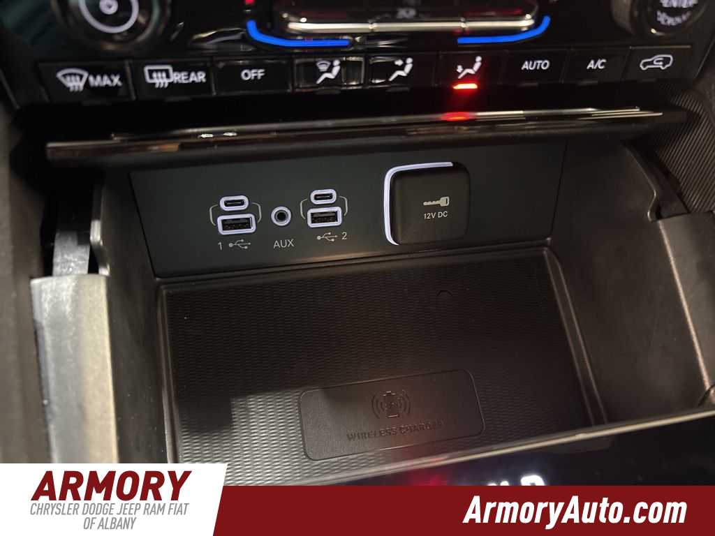 Thumbnail: 2025 Jeep Grand Cherokee - 21