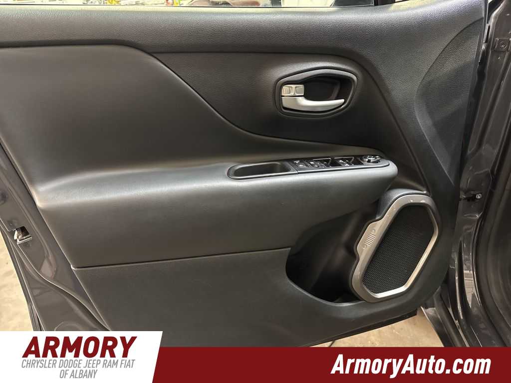 Thumbnail: 2023 Jeep Renegade - 7