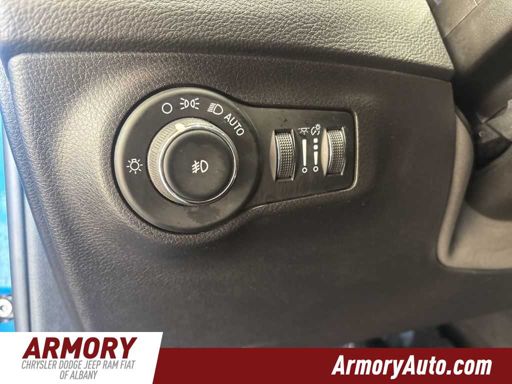 Thumbnail: 2018 Jeep Compass - 10