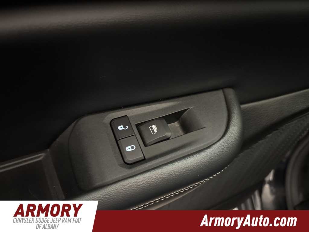 Thumbnail: 2023 Jeep Grand Cherokee L - 25