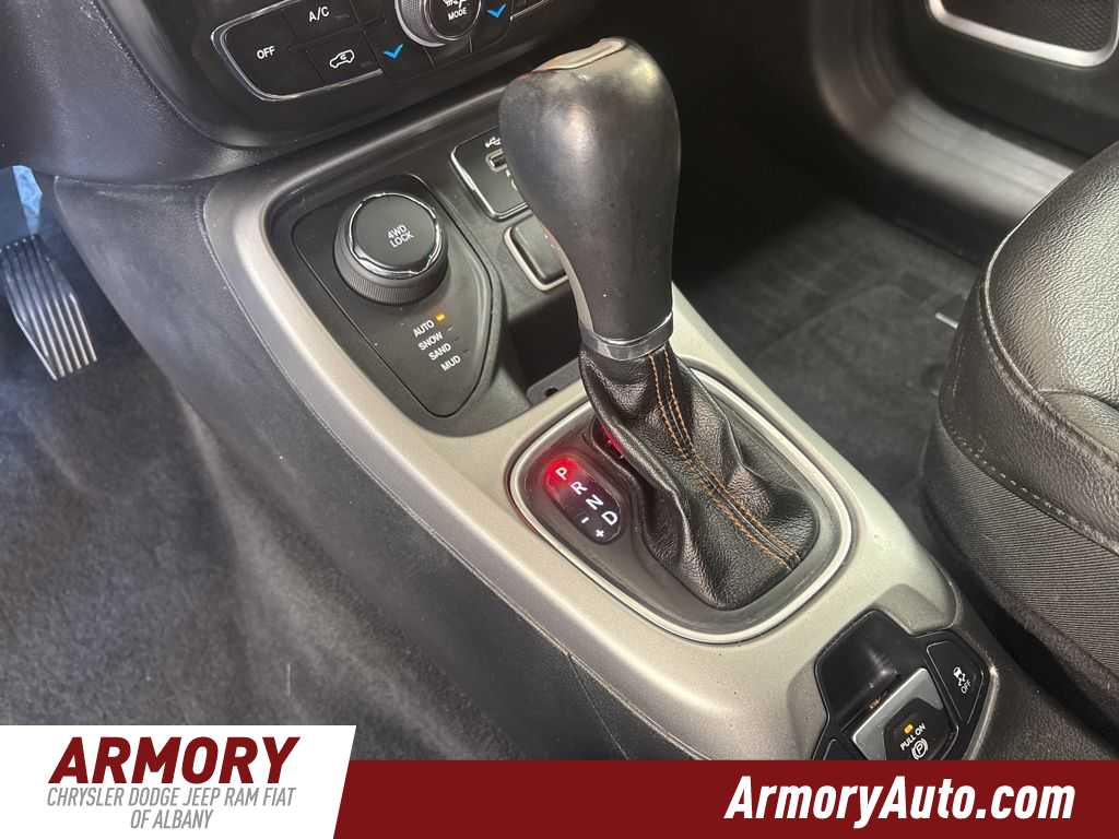 Thumbnail: 2018 Jeep Compass - 18