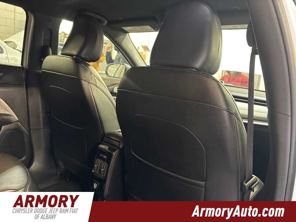 Thumbnail: 2023 Jeep Compass - 32