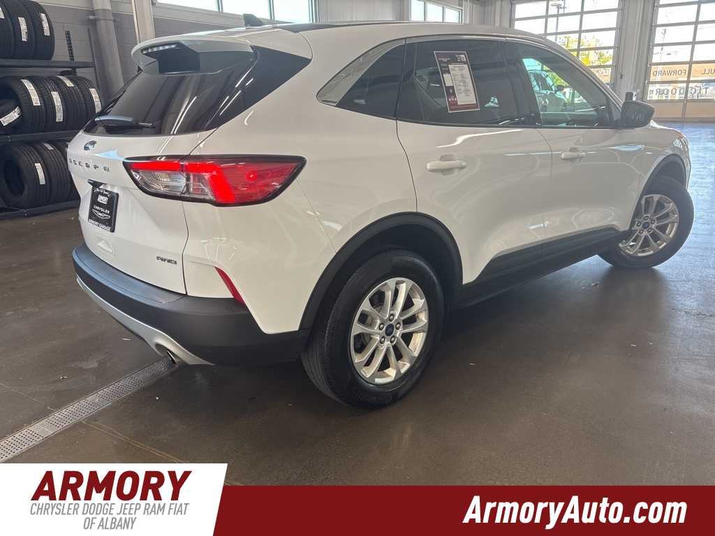 Thumbnail: 2022 Ford Escape - 4