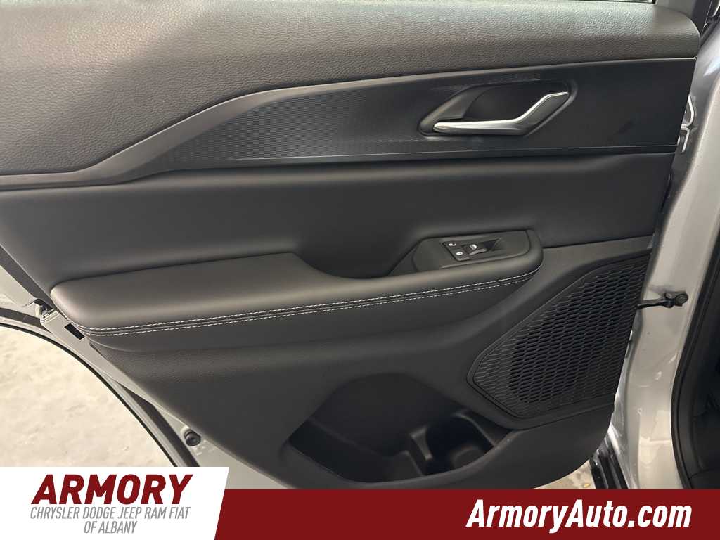 Thumbnail: 2025 Jeep Grand Cherokee - 22