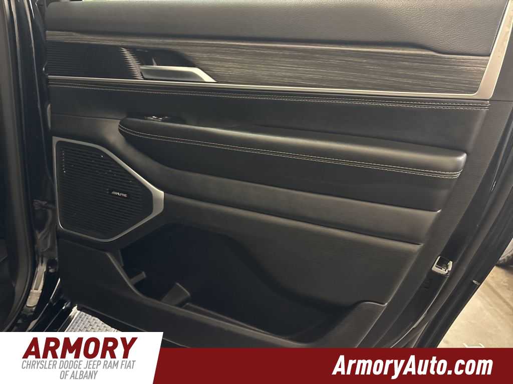 Thumbnail: 2023 Jeep Wagoneer - 37