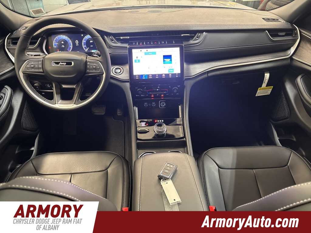 Thumbnail: 2025 Jeep Grand Cherokee - 35