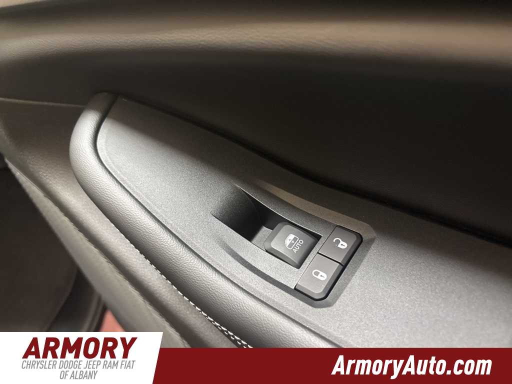 Thumbnail: 2025 Jeep Grand Cherokee L - 37