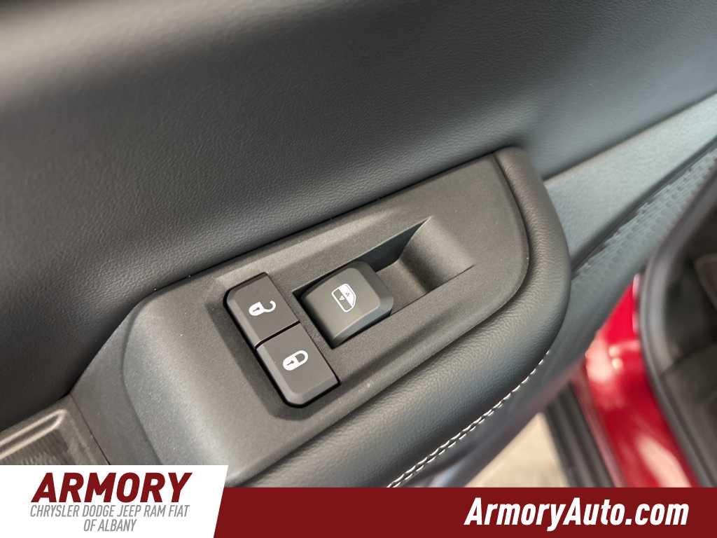 Thumbnail: 2025 Jeep Grand Cherokee - 25