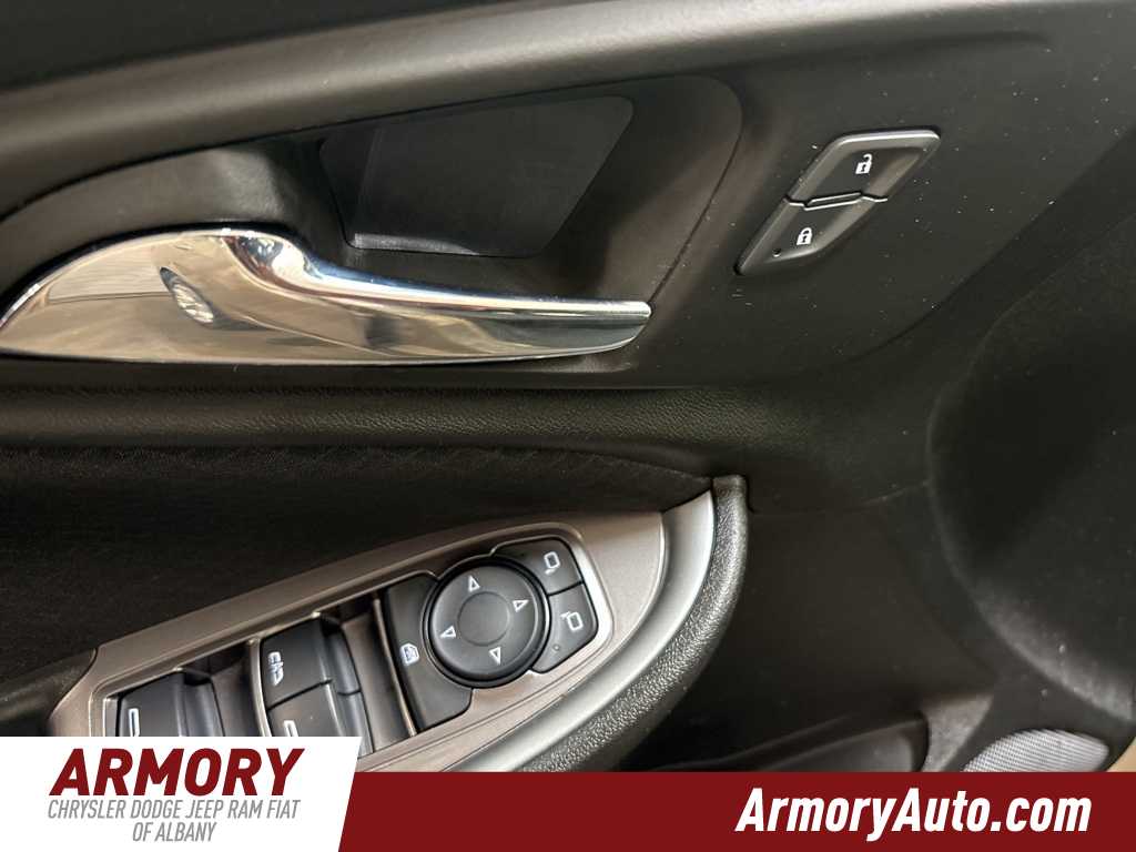 Thumbnail: 2023 Chevrolet Malibu - 9