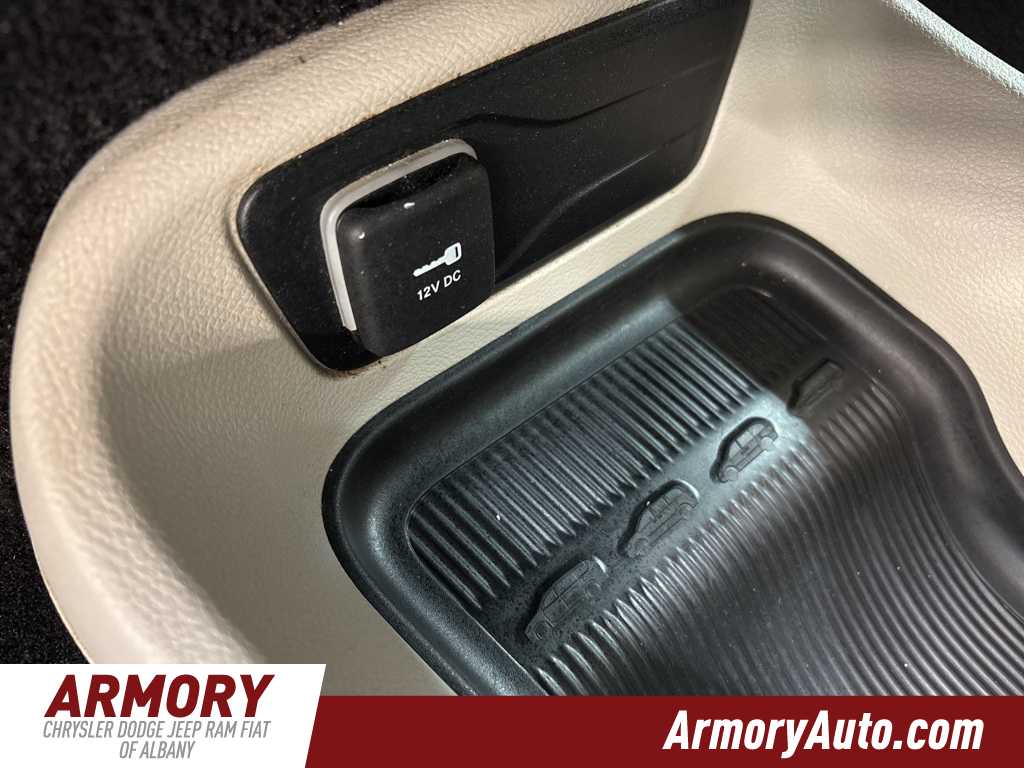 2023 Chrysler Pacifica Touring L 25