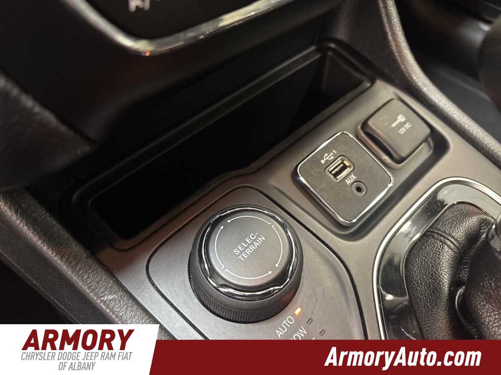 Thumbnail: 2019 Jeep Cherokee - 21