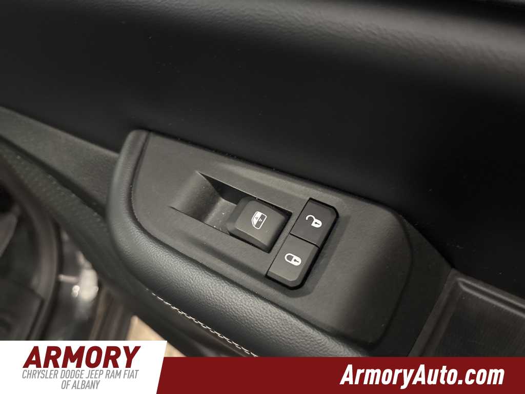 Thumbnail: 2023 Jeep Grand Cherokee - 33