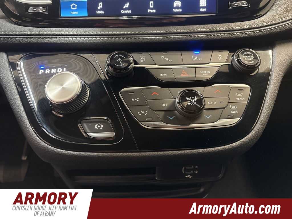 Thumbnail: 2026 Chrysler Pacifica - 20