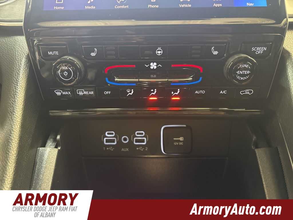 Thumbnail: 2025 Jeep Grand Cherokee - 21