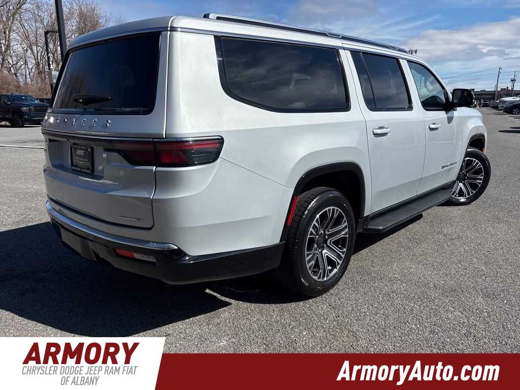 Thumbnail: 2024 Jeep Wagoneer - 4