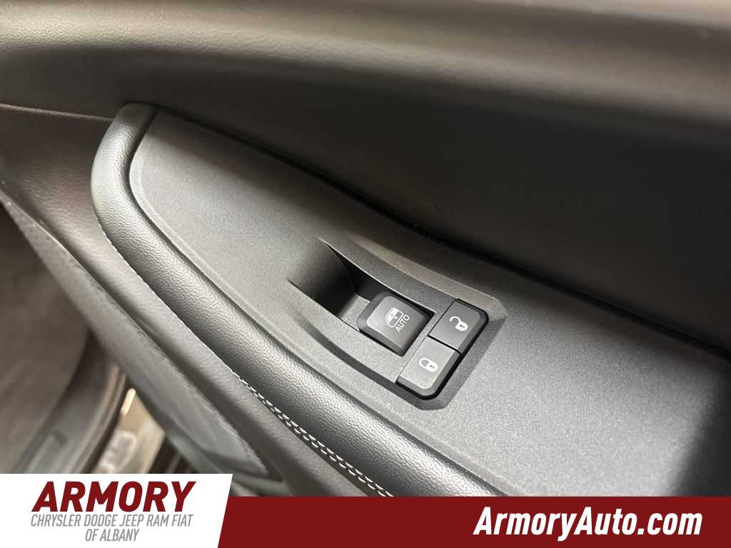 Thumbnail: 2023 Jeep Grand Cherokee L - 43