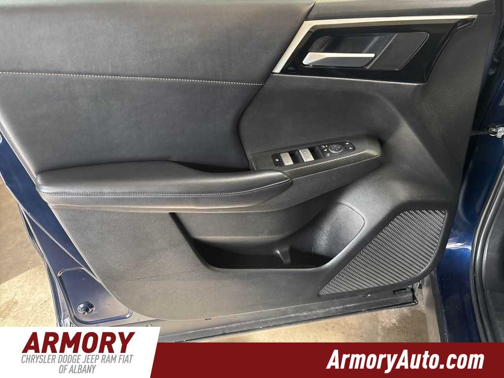 Thumbnail: 2024 Mitsubishi Outlander - 7