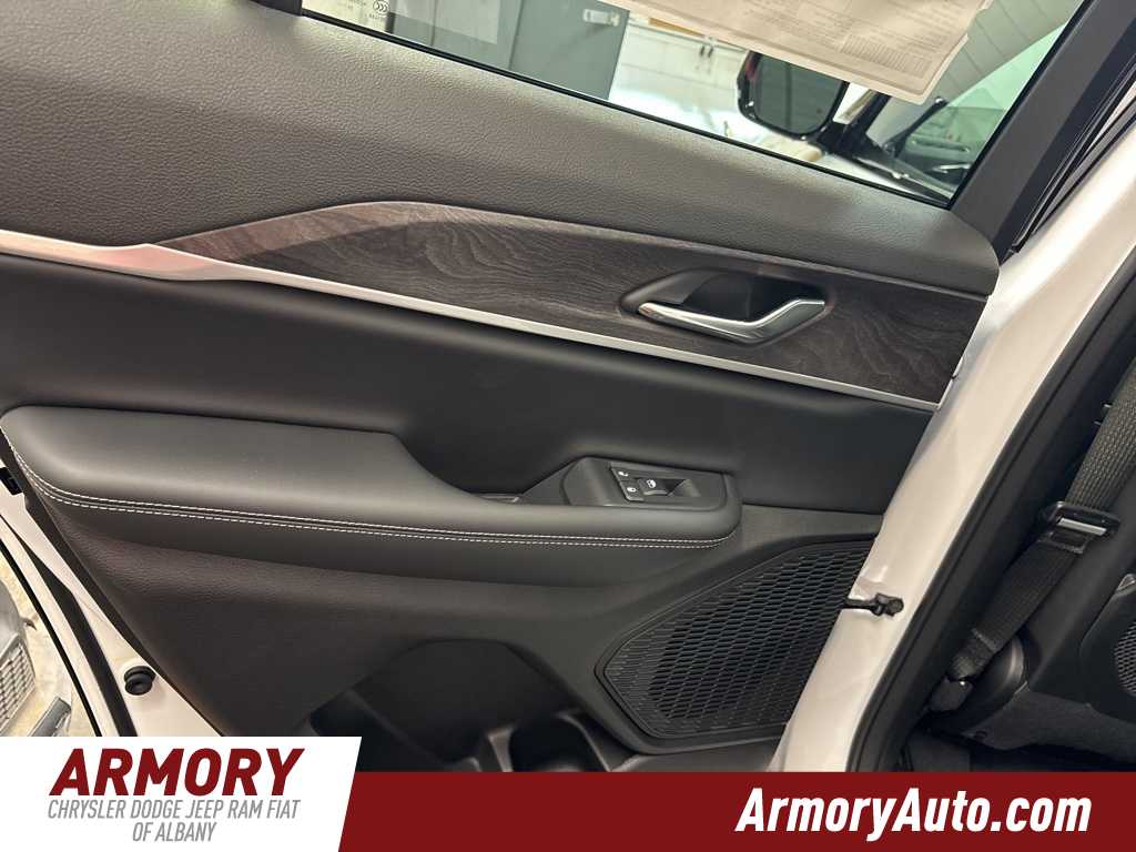 Thumbnail: 2025 Jeep Grand Cherokee - 20