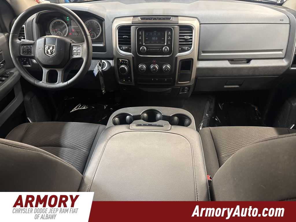 Thumbnail: 2019 RAM 1500 Classic - 32