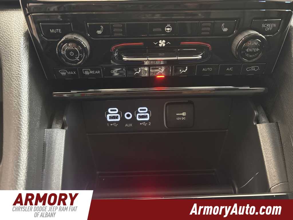 Thumbnail: 2025 Jeep Grand Cherokee - 16