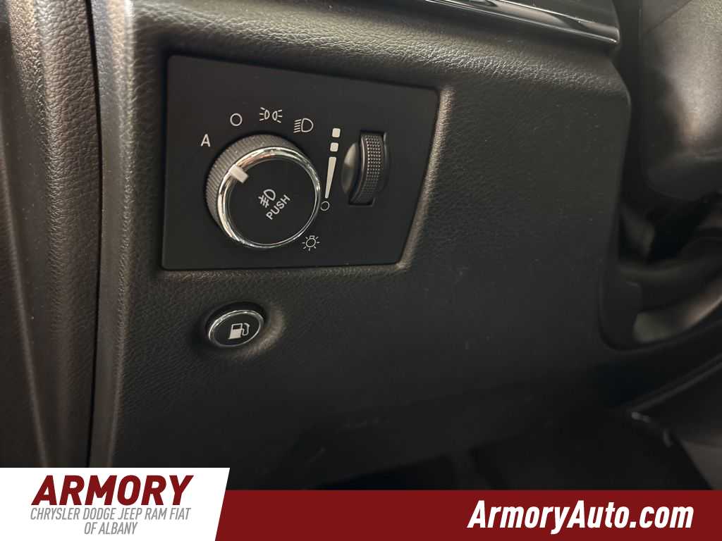 Thumbnail: 2021 Jeep Grand Cherokee - 12